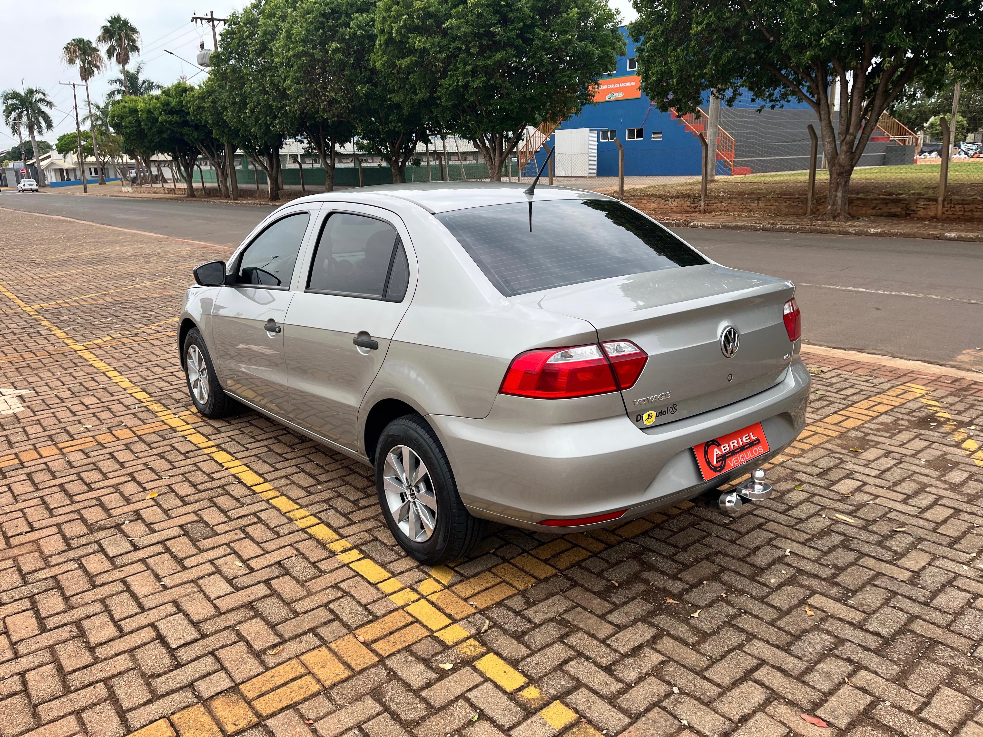 VOLKSWAGEN Voyage Trendline 1.6 2016 - miniatura 3