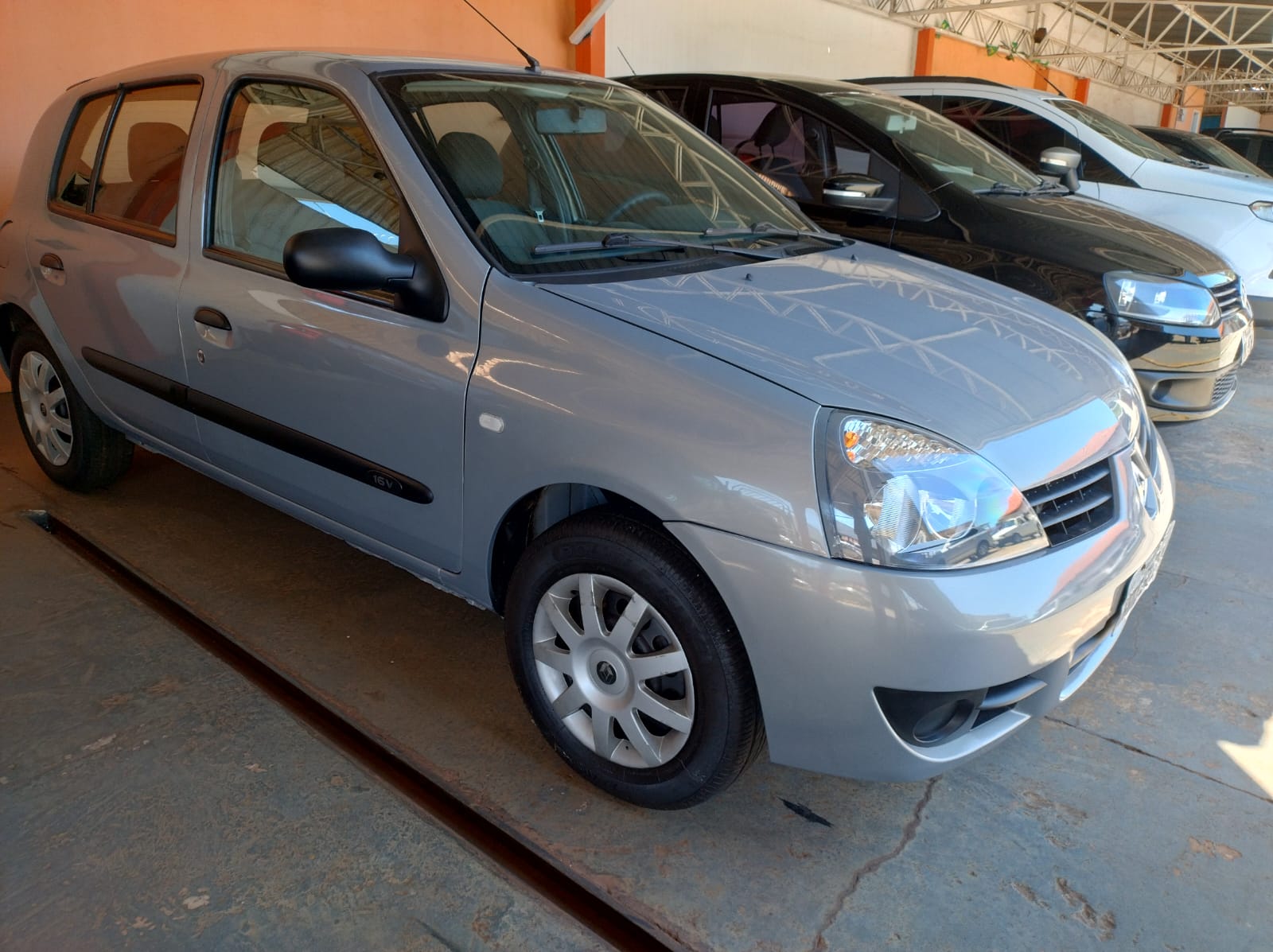 RENAULT Clio Hatch Campus 1.0 16v 4p. 2010 - miniatura 3