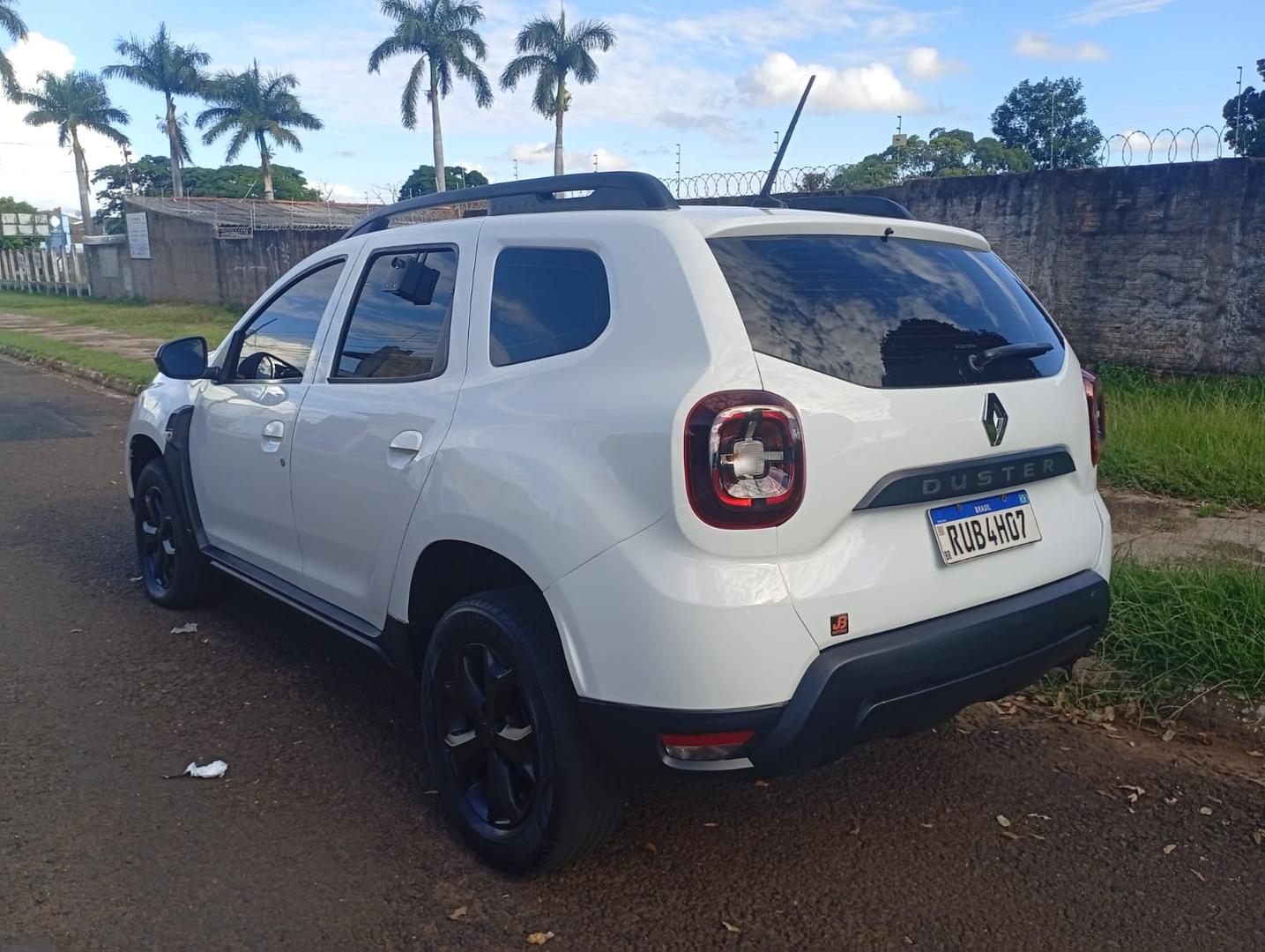 RENAULT Duster Zen 1.6 16v 2023 - miniatura 5