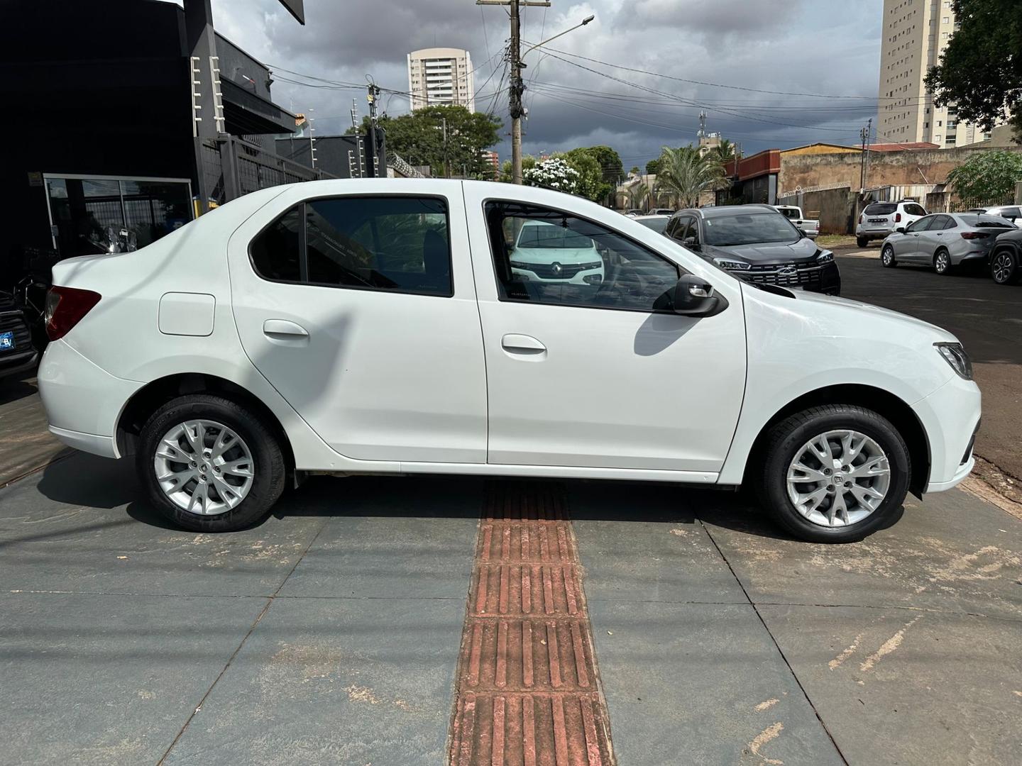 RENAULT Logan Zen 1.0 12v 2025 - miniatura 6
