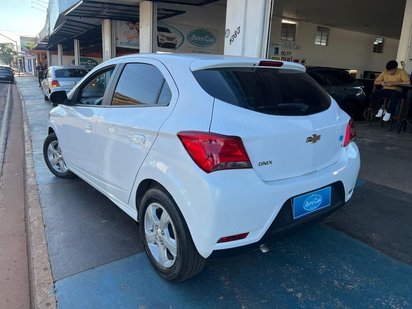CHEVROLET Onix LT 1.4 2019 - miniatura 3