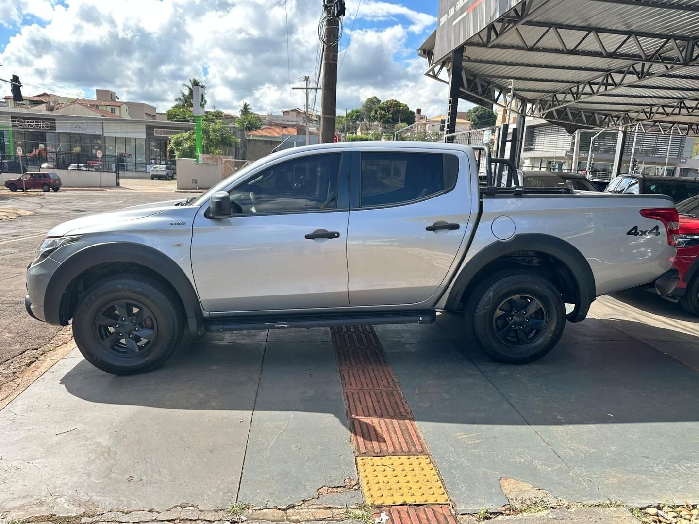 MITSUBISHI L200 Triton GLS Outdoor 2.4TDi 16v 4X4 C.D. 2023 - miniatura 3