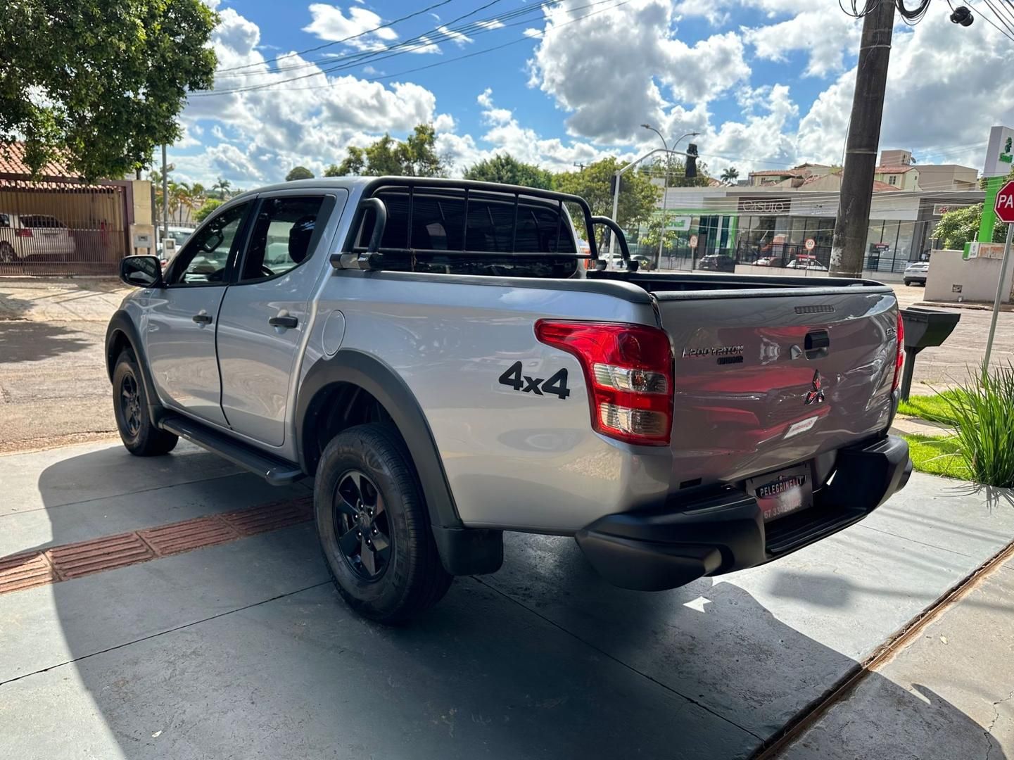 MITSUBISHI L200 Triton GLS Outdoor 2.4TDi 16v 4X4 C.D. 2023 - miniatura 4