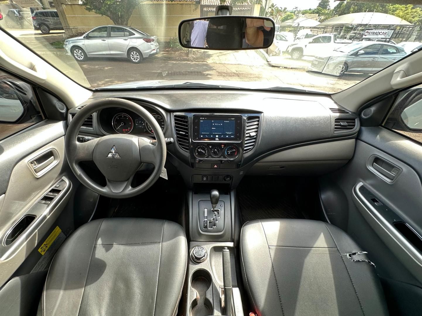 MITSUBISHI L200 Triton GLS Outdoor 2.4TDi 16v 4X4 C.D. 2023 - miniatura 11