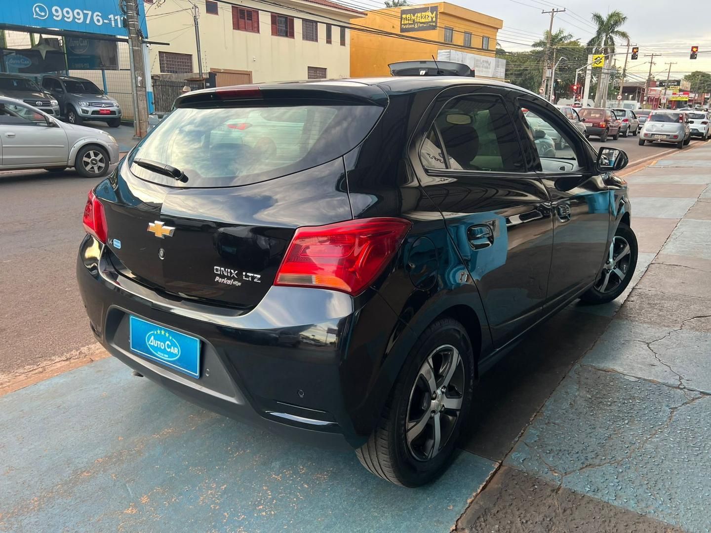 CHEVROLET Onix LTZ 1.4 2017 - miniatura 4
