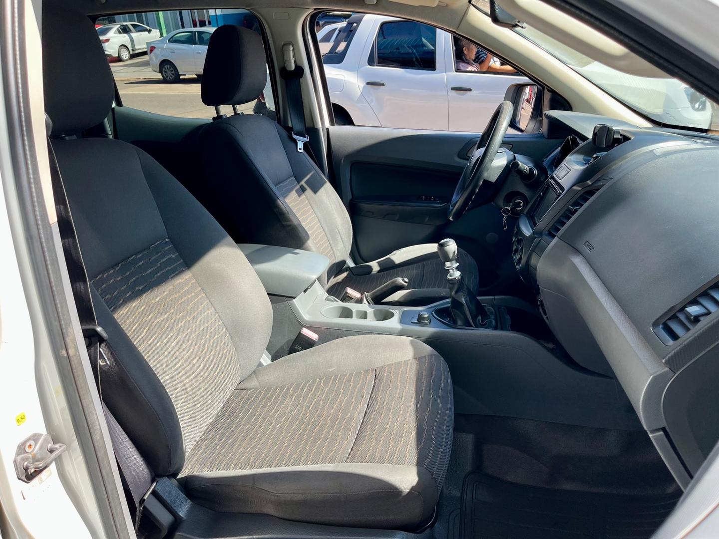 FORD Ranger XL 2.2TDCi 16v 4x4 C.D. 2014 - miniatura 8