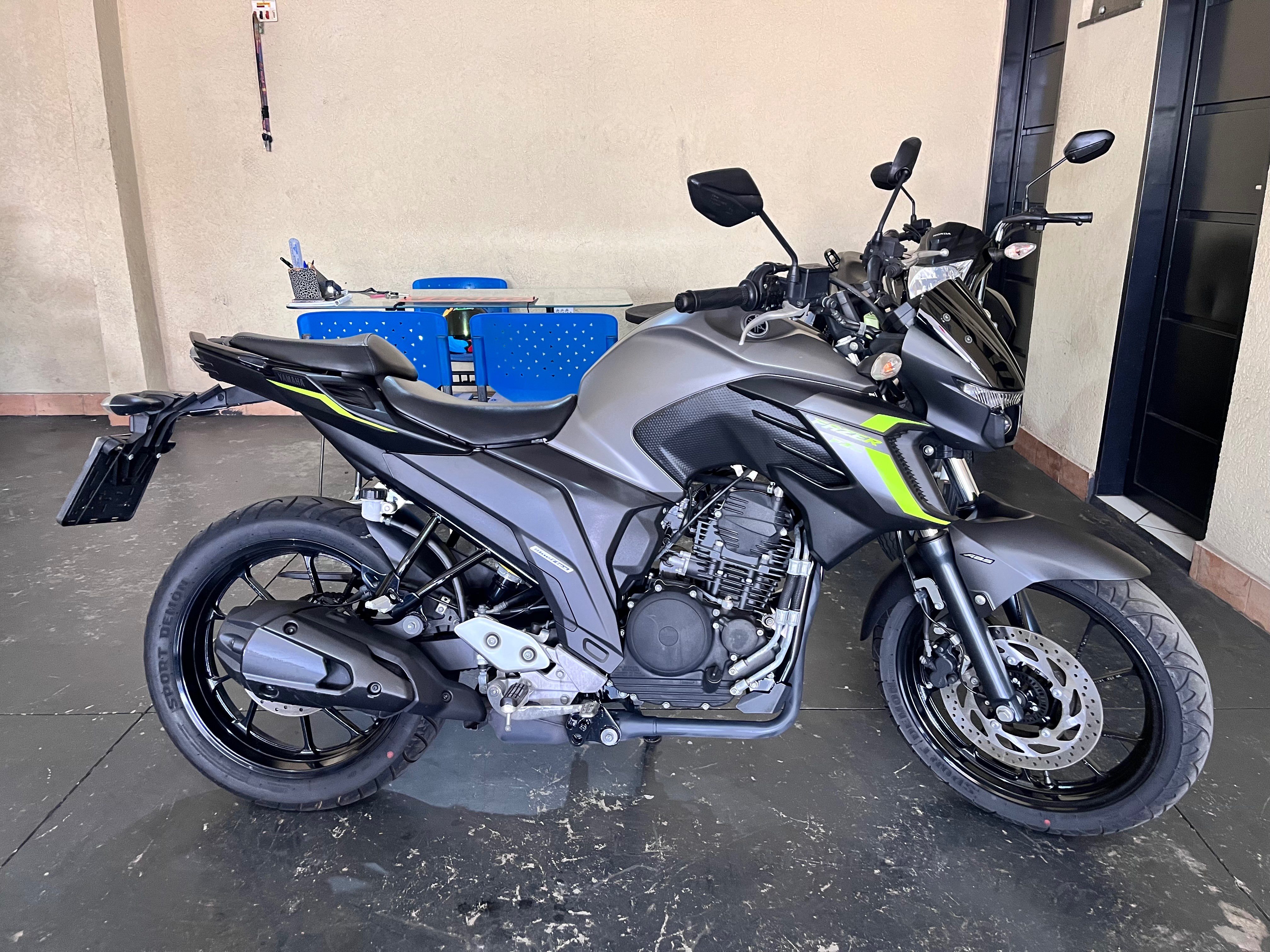 YAMAHA FZ25 250 Fazer 2024 - miniatura 2