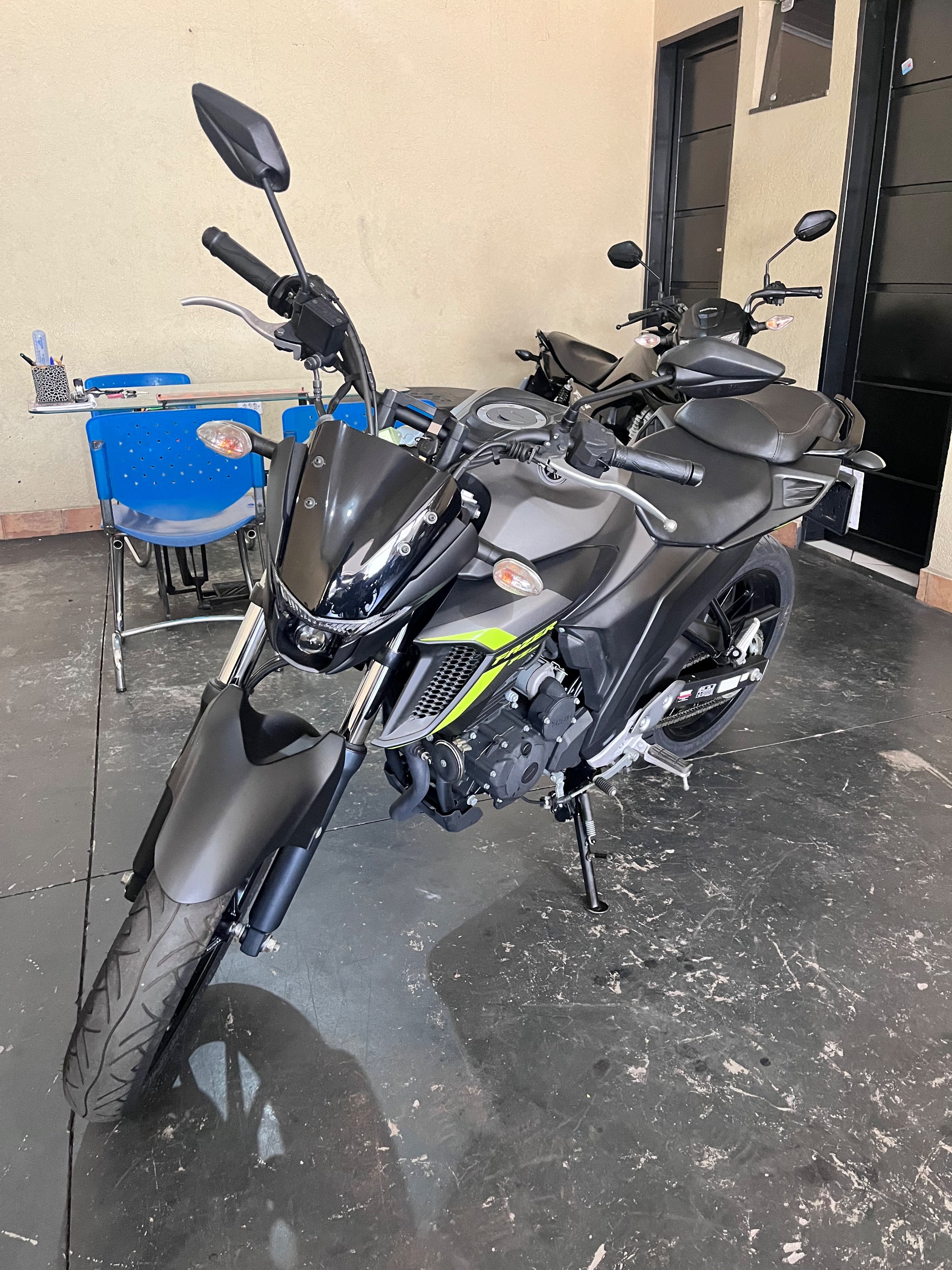 YAMAHA FZ25 250 Fazer 2024 - miniatura 4