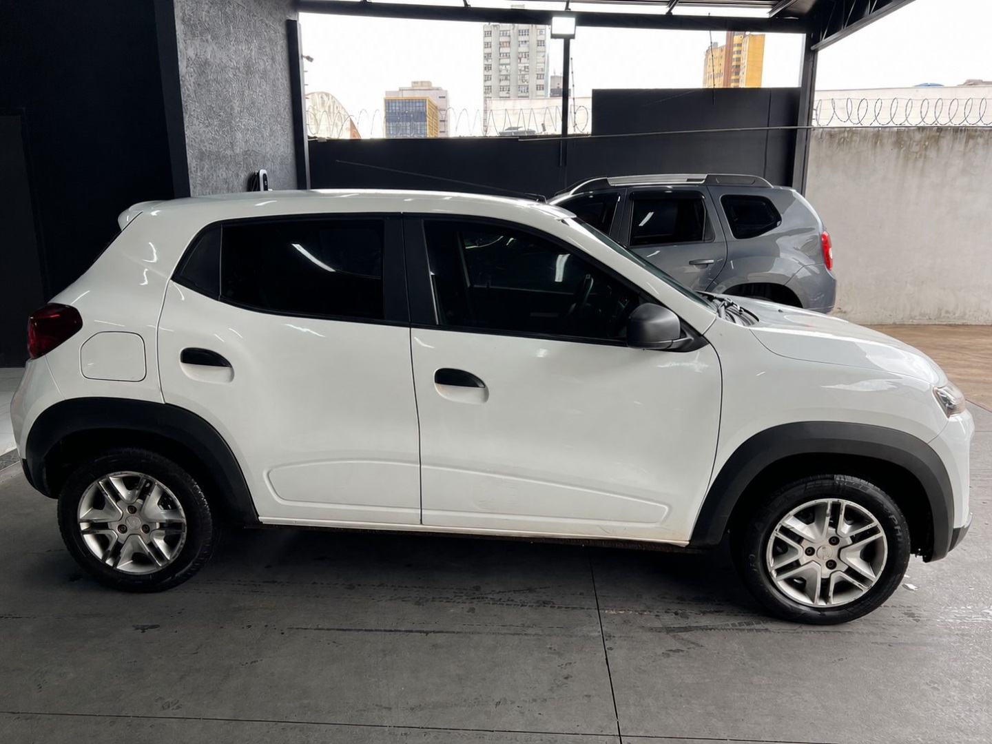 RENAULT Kwid Zen 1.0 12v 2023 - miniatura 4