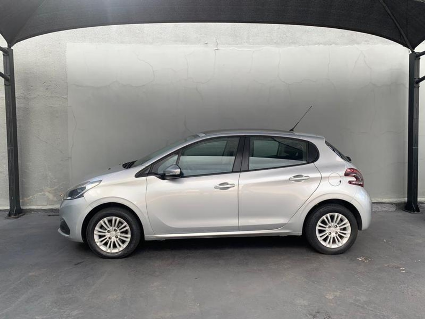 PEUGEOT 208 Allure 1.6 16v 2017 - miniatura 2