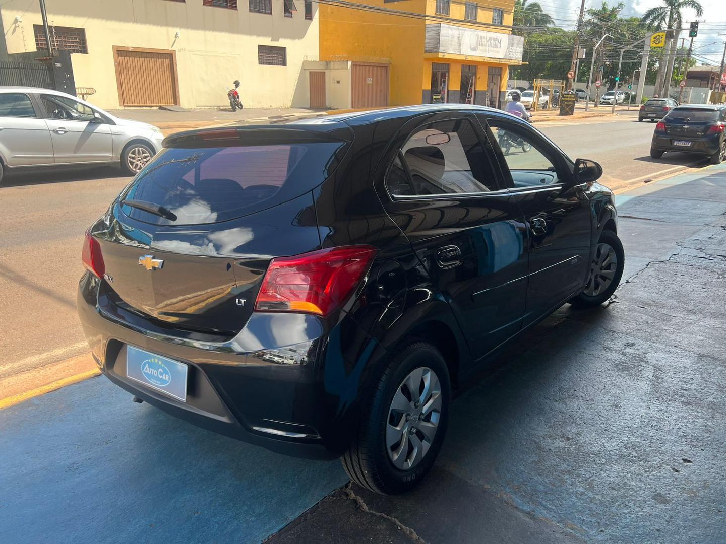 CHEVROLET Onix LT 1.0 2019 - miniatura 4