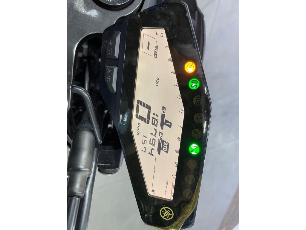 YAMAHA MT -09 850 2023 - miniatura 4