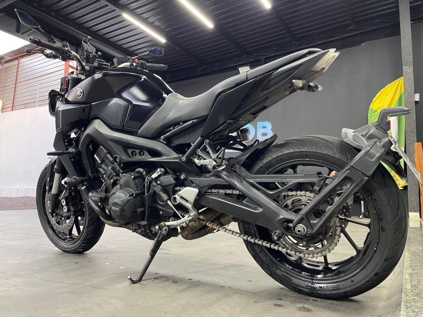 YAMAHA MT -09 850 2023 - miniatura 9