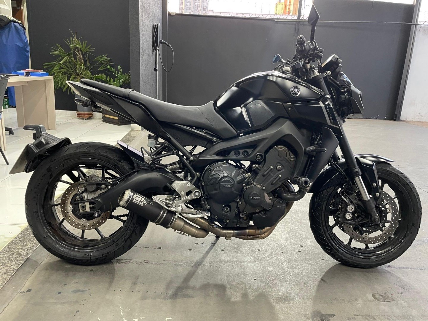 YAMAHA MT -09 850 2023 - miniatura 5
