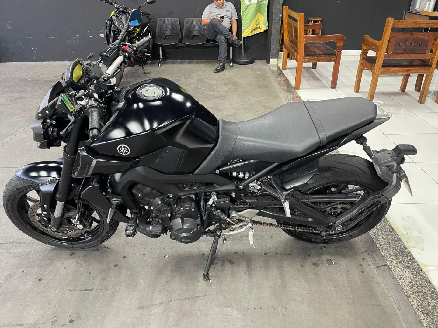 YAMAHA MT -09 850 2023 - miniatura 8