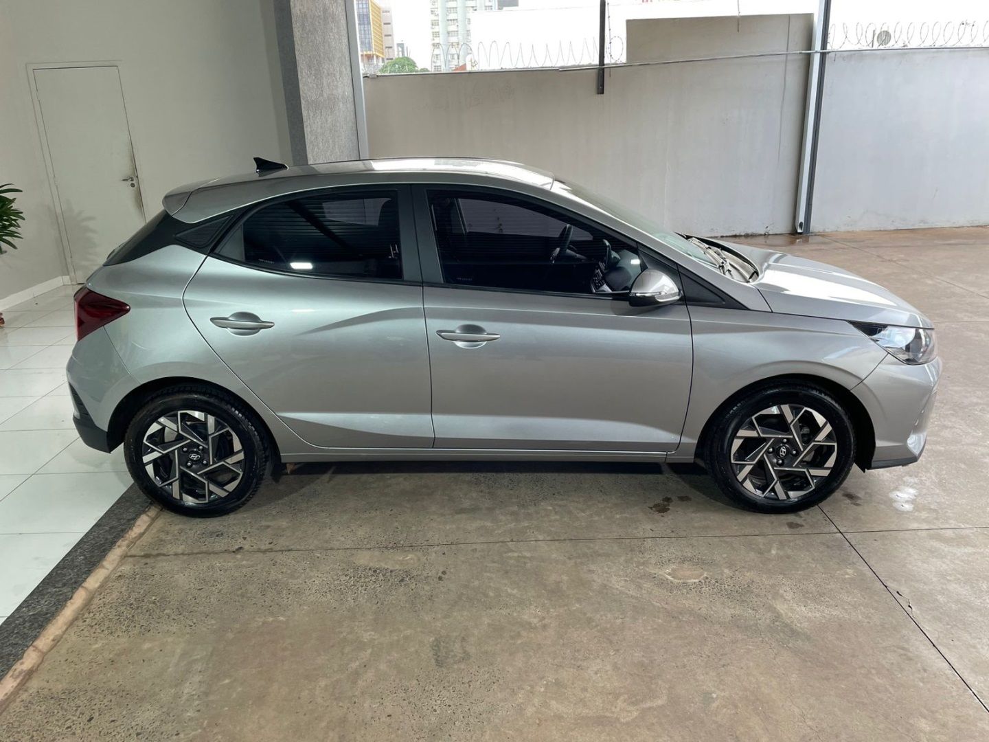 HYUNDAI HB20 Comfort 1.0 12v 2023 - miniatura 4