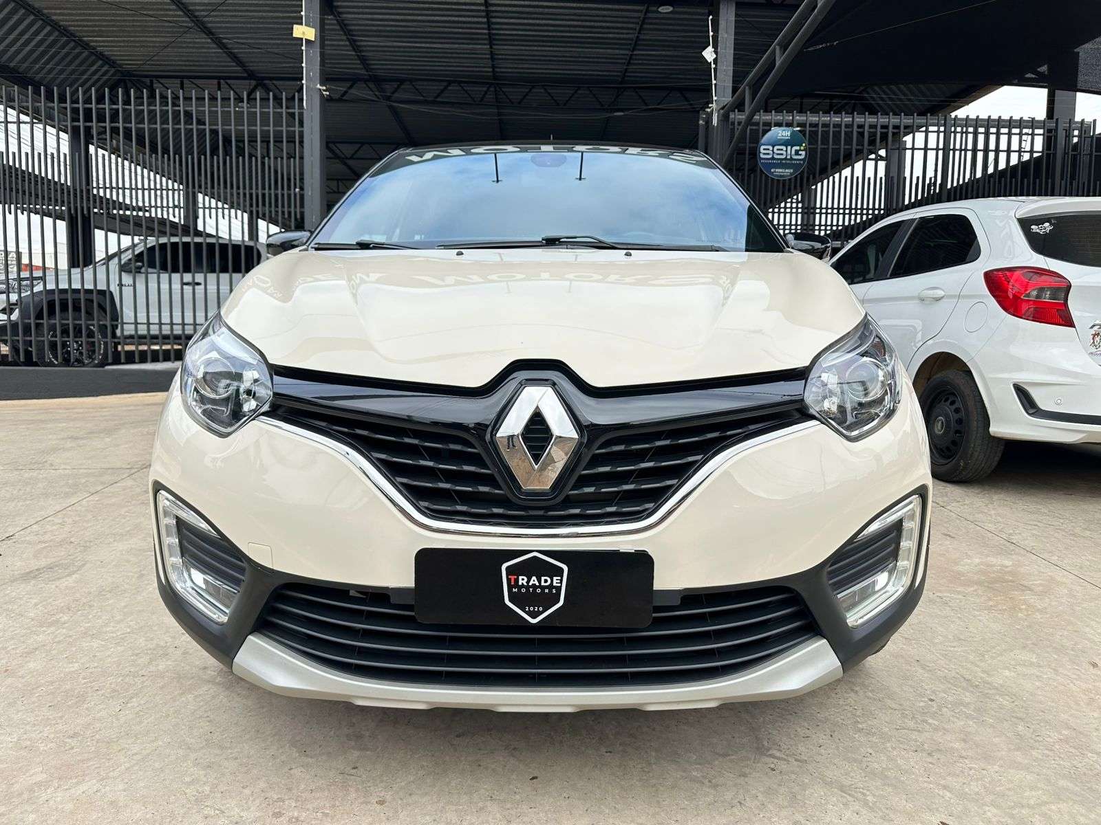 RENAULT Captur Intense 1.6 16v 2020 - miniatura 3