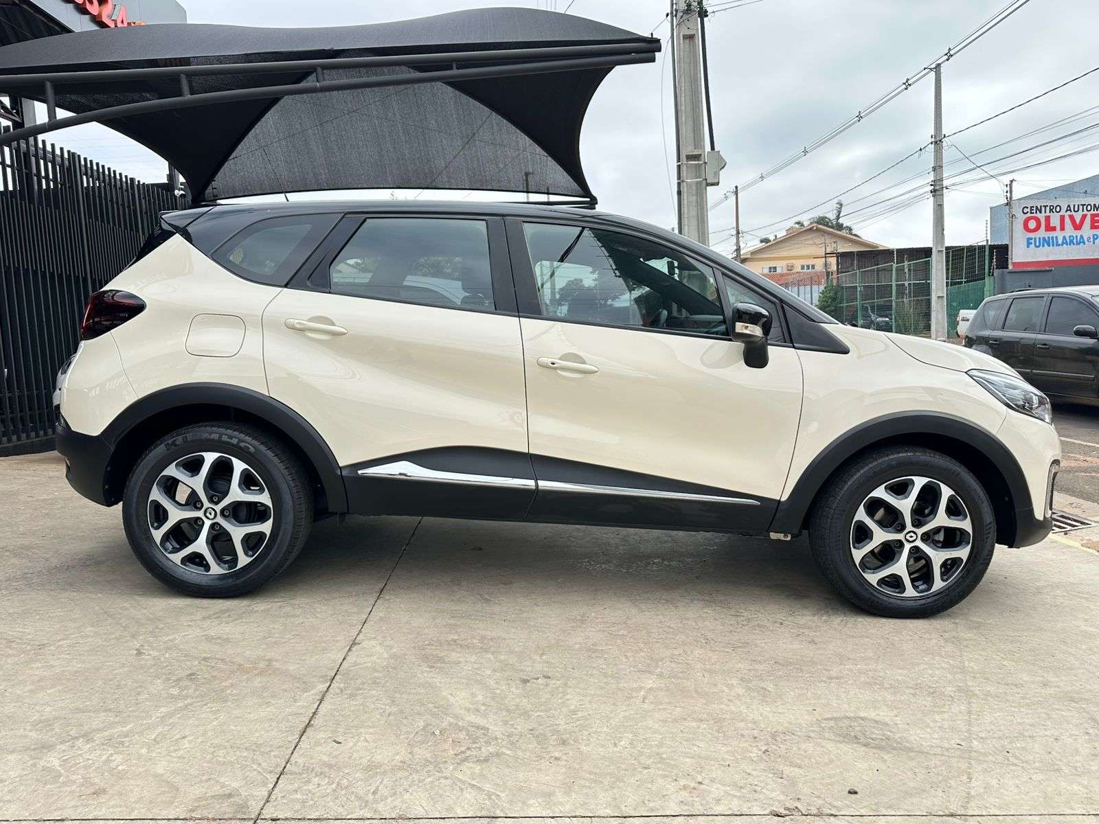 RENAULT Captur Intense 1.6 16v 2020 - miniatura 2