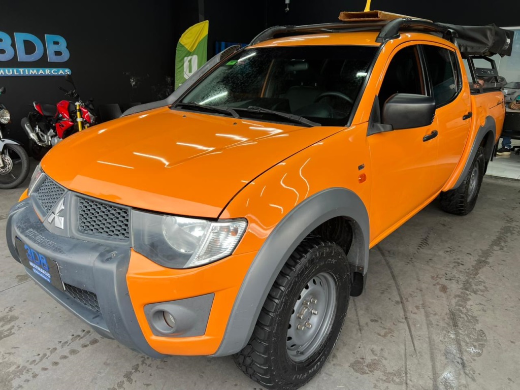 MITSUBISHI L200 Triton Savana Off 3.2TDi 16v 4X4 C.D. 2016