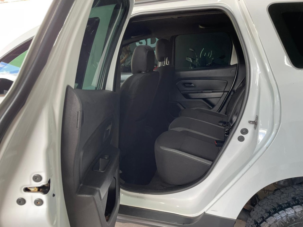 RENAULT Duster Zen 1.6 16v 2023 - miniatura 6