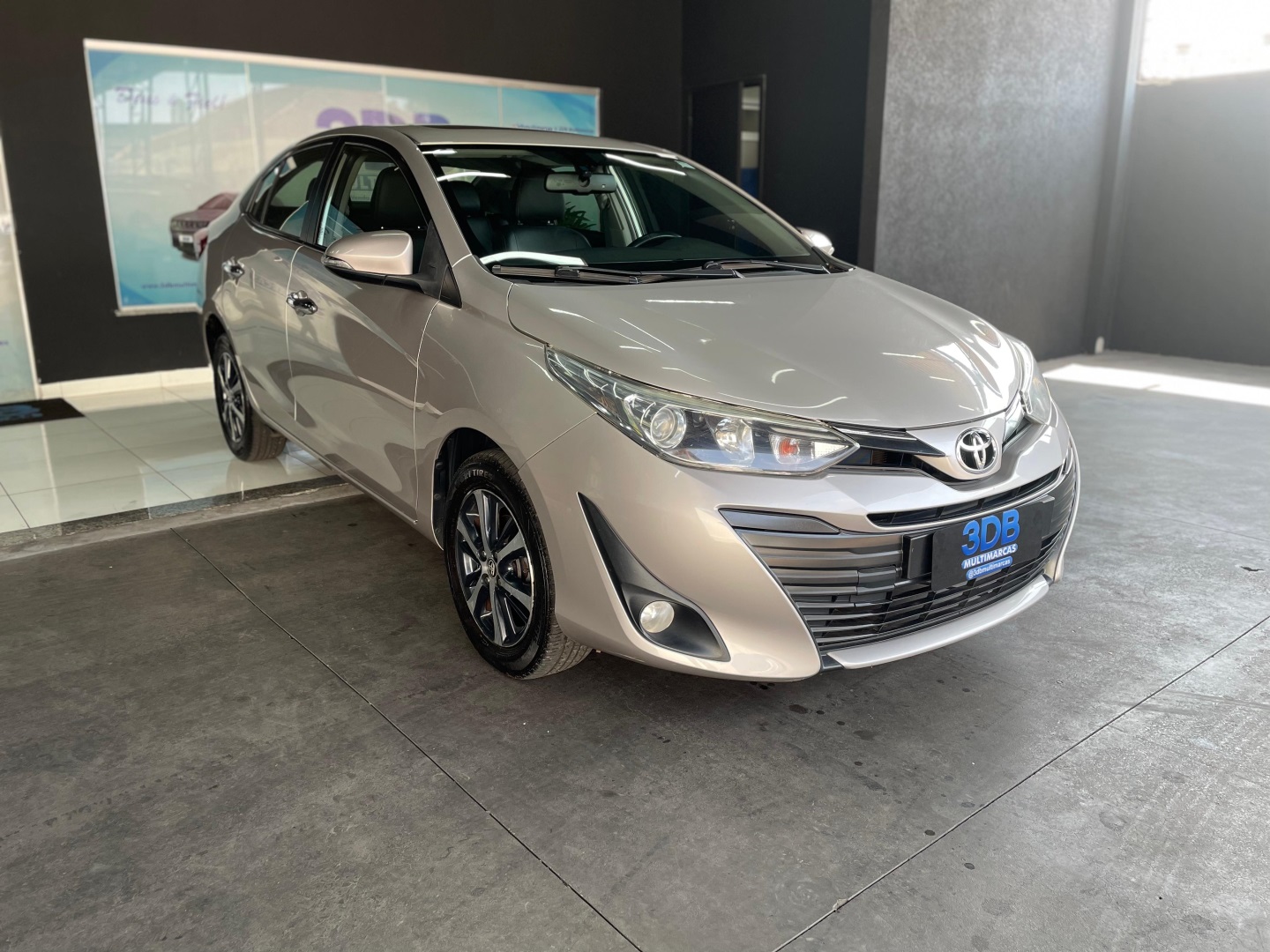 TOYOTA Yaris Hatch XLS 1.5 16v 2019 - miniatura 3