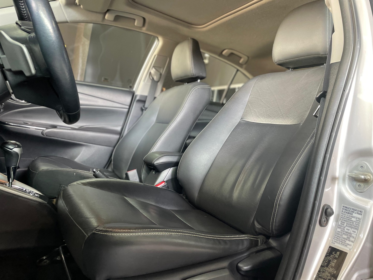 TOYOTA Yaris Hatch XLS 1.5 16v 2019 - miniatura 5