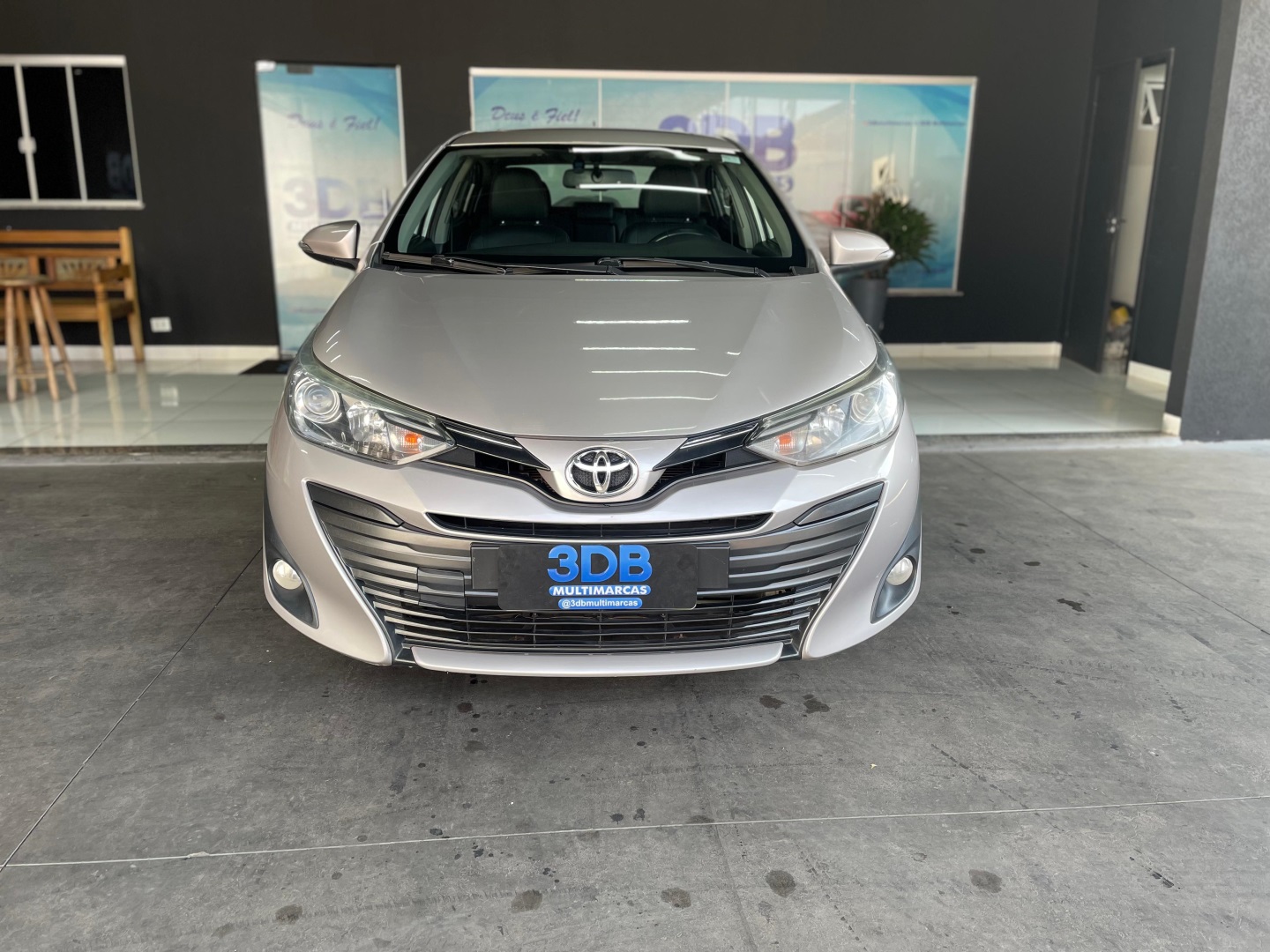 TOYOTA Yaris Hatch XLS 1.5 16v 2019 - miniatura 2