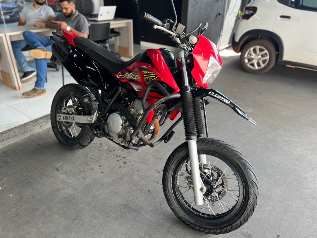YAMAHA XTZ 250 Lander 2018 - miniatura 3