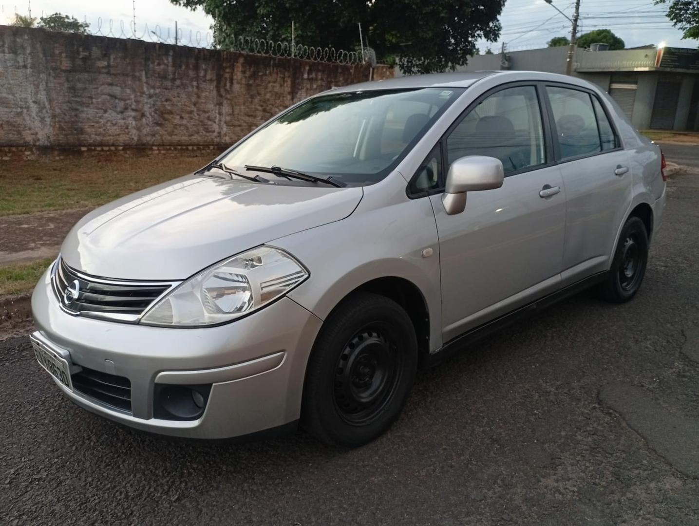 NISSAN Tiida Sedan 1.8 16v 2011