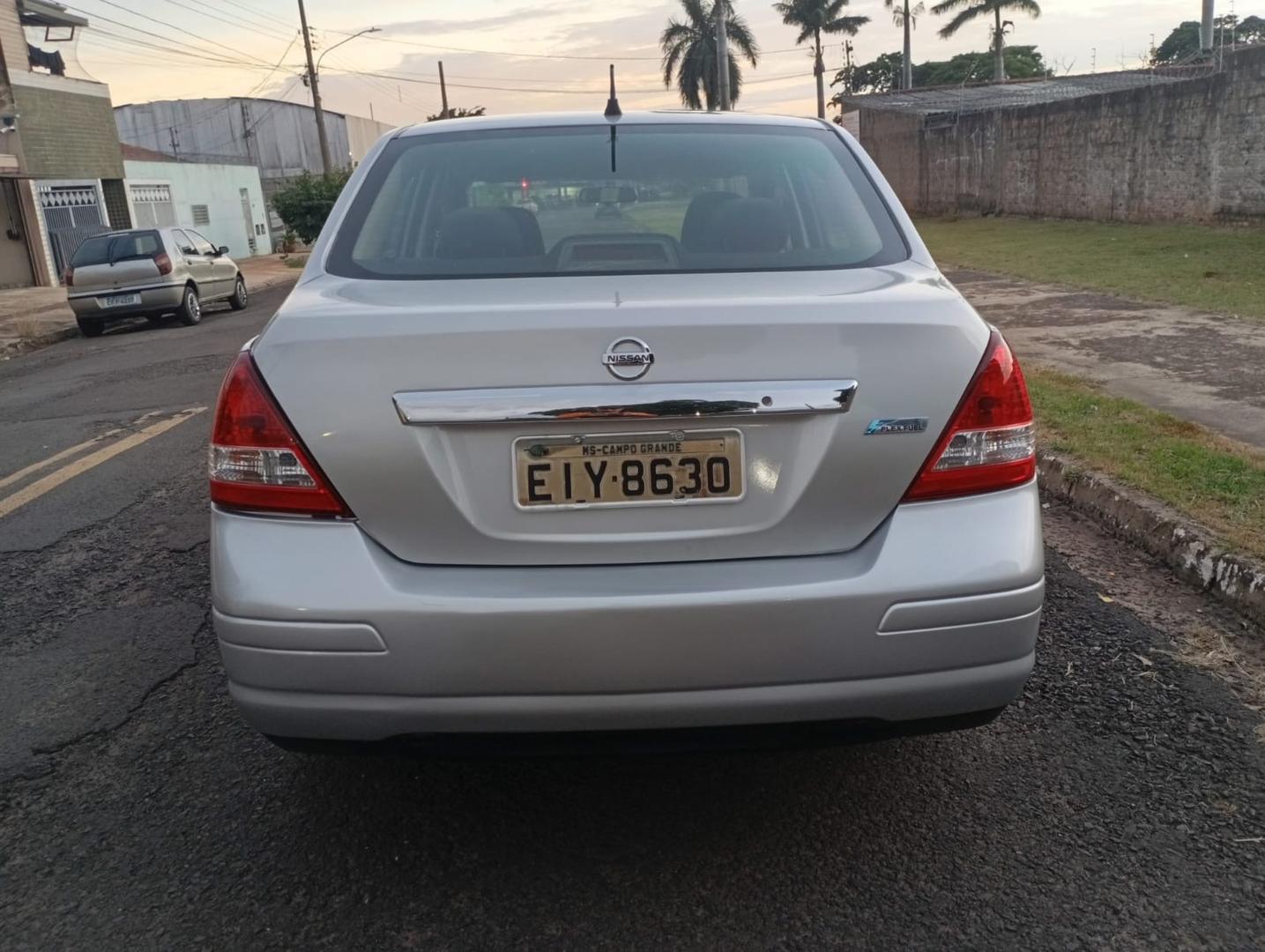 NISSAN Tiida Sedan 1.8 16v 2011 - miniatura 4