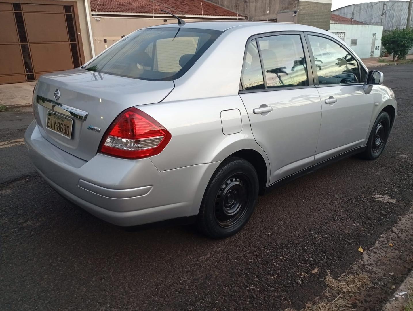NISSAN Tiida Sedan 1.8 16v 2011 - miniatura 3