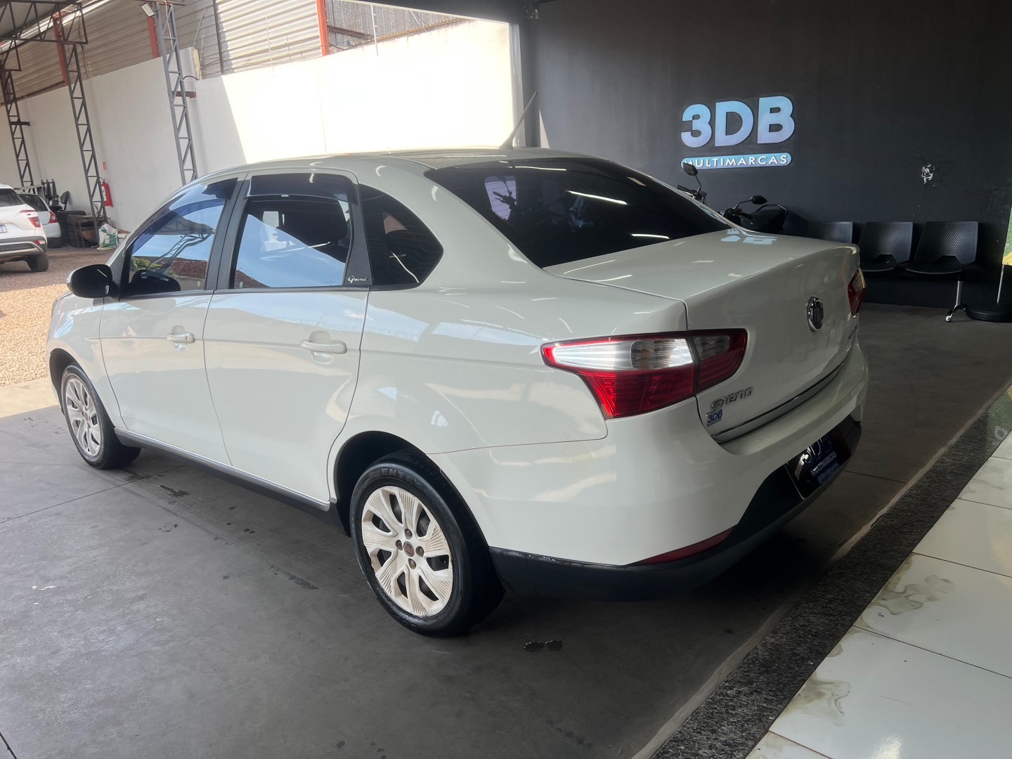 FIAT Grand Siena Attractive 1.4 2018 - miniatura 8