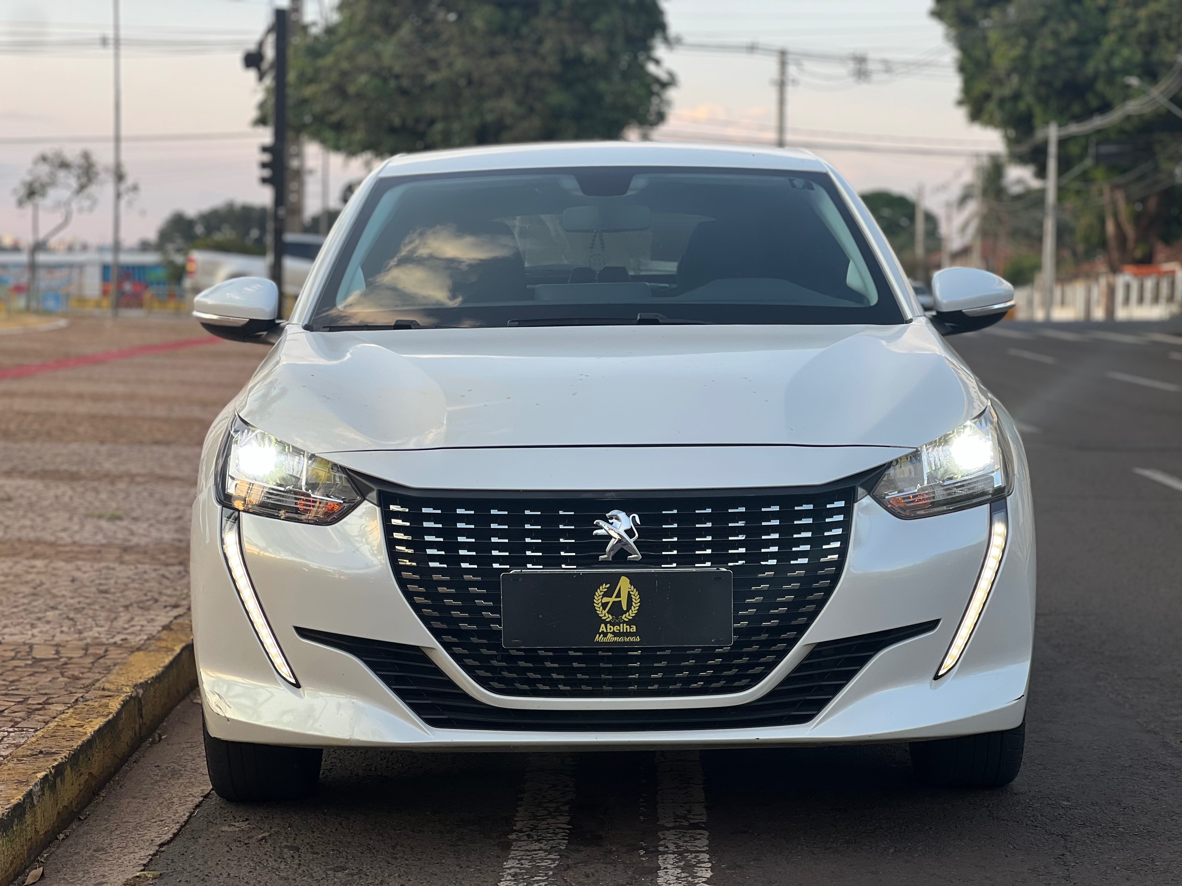 PEUGEOT 208 Allure 1.6 16v 2022 - miniatura 2