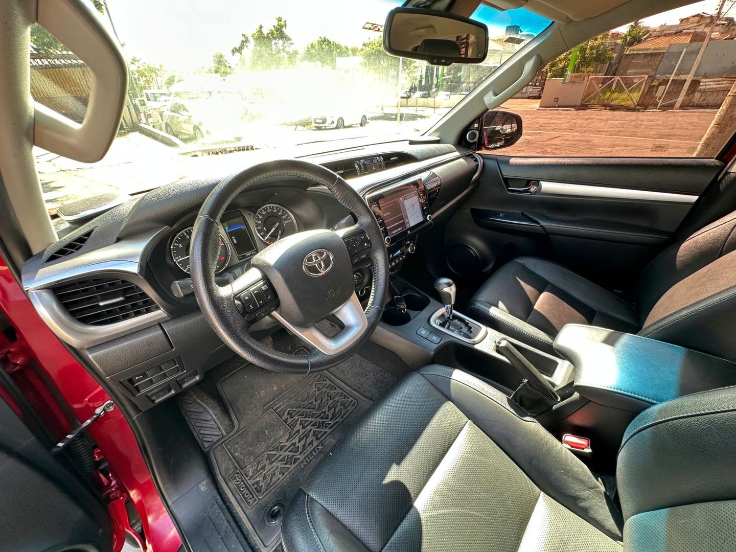 TOYOTA Hilux SRX D4-D 2.8TDi 16v 4X4 C.D. 2021 - miniatura 8