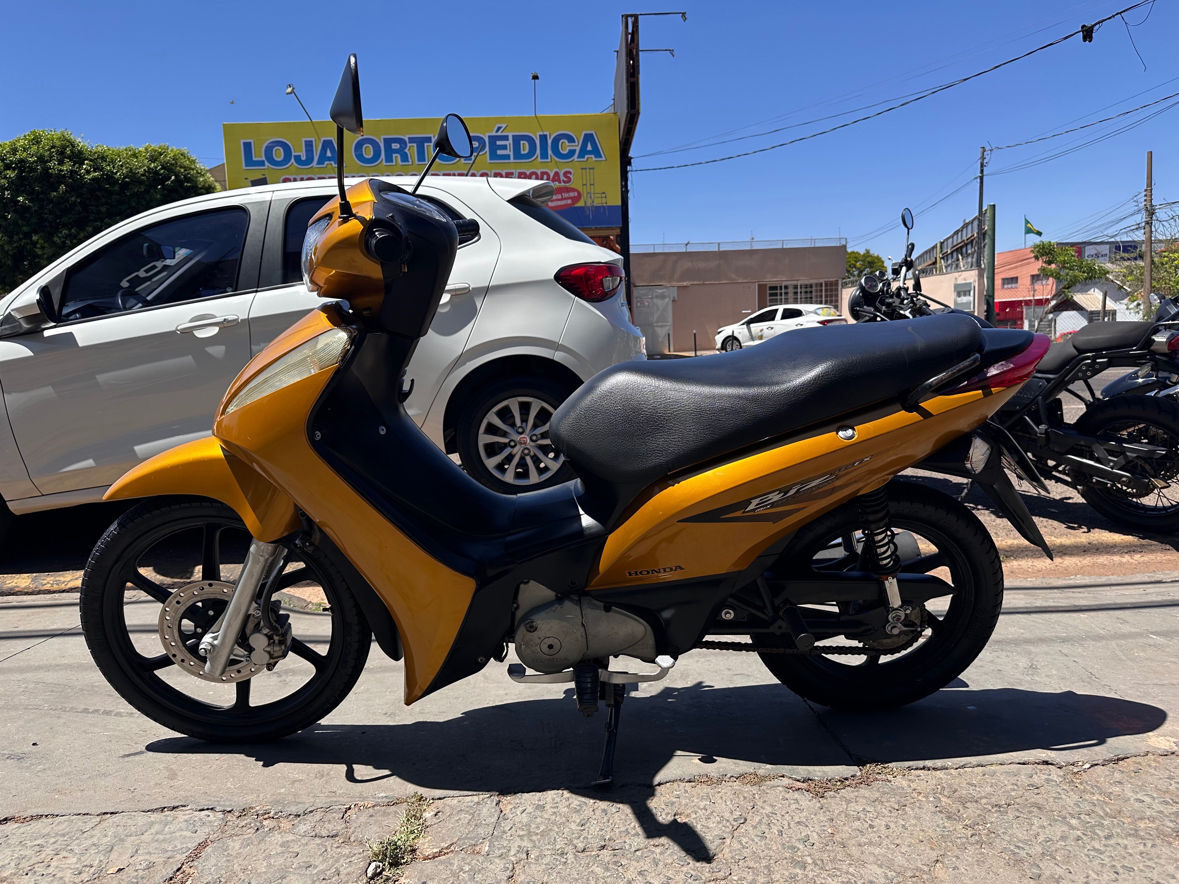 HONDA Biz 125i EX 2011 - miniatura 4