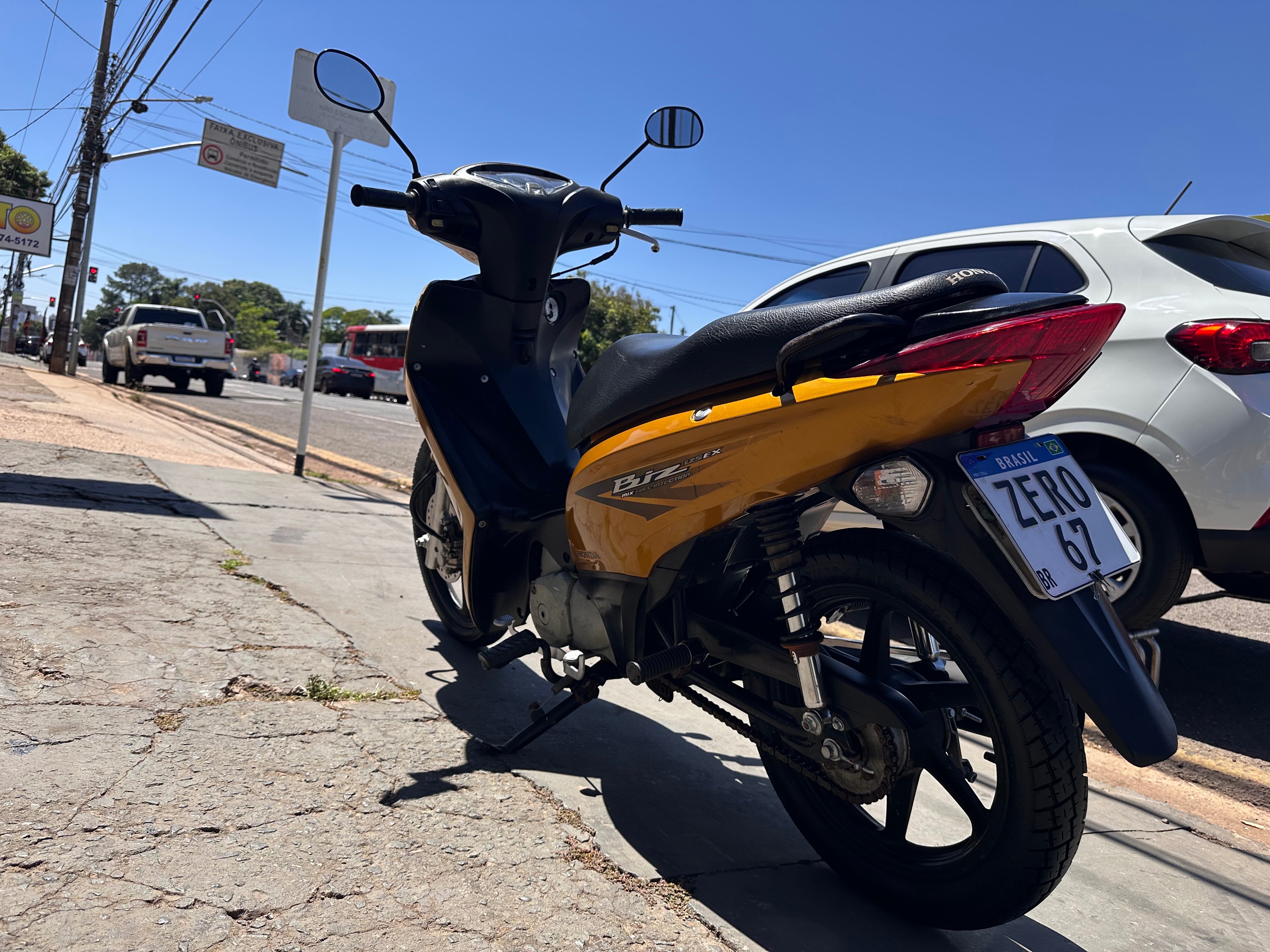 HONDA Biz 125i EX 2011 - miniatura 7