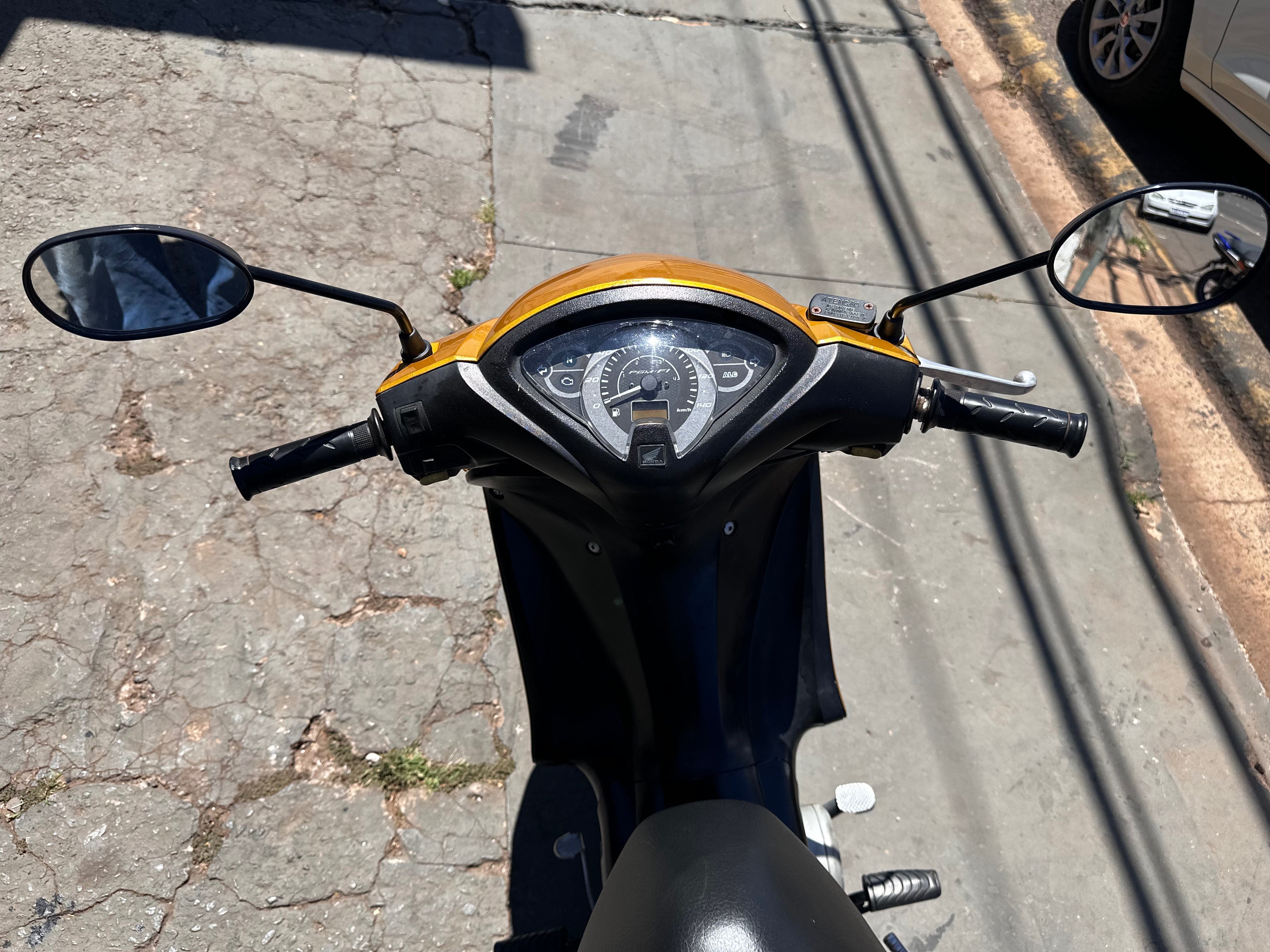 HONDA Biz 125i EX 2011 - miniatura 10