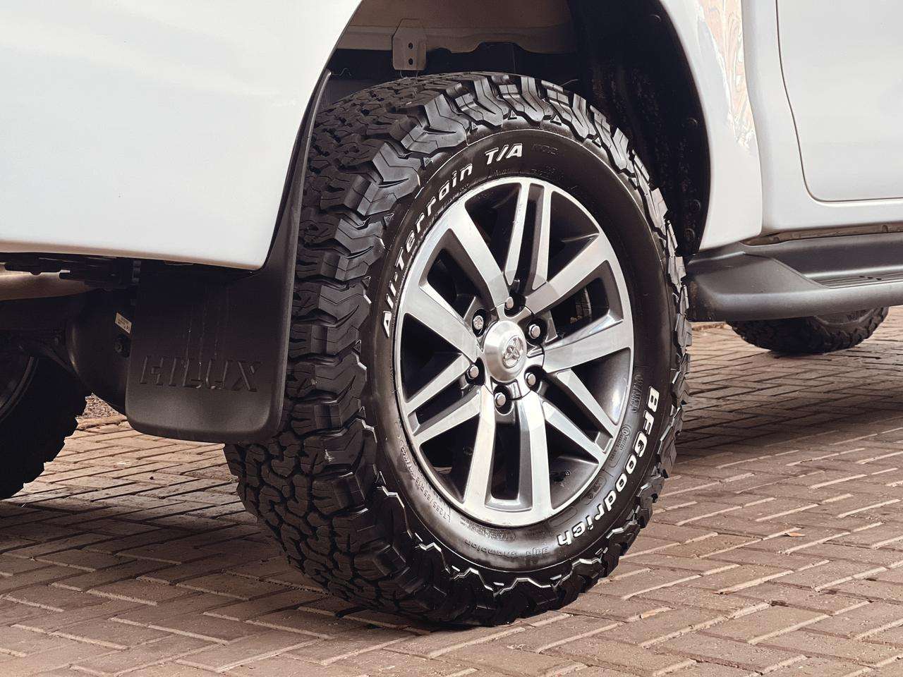 TOYOTA Hilux SRV 2.7 16v C.D. 2020 - miniatura 2