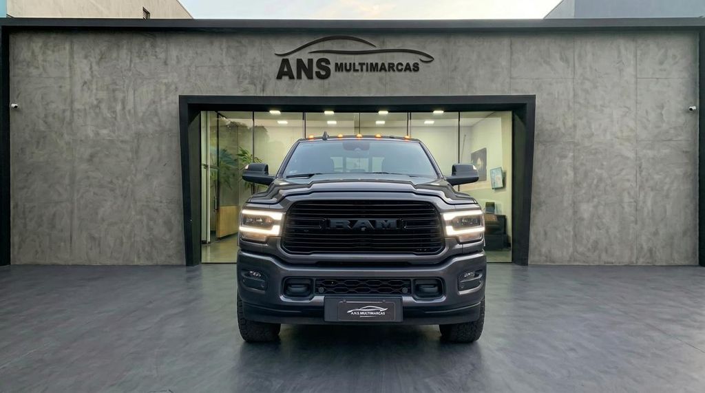 Vista principal de RAM 2500 Laramie Night Edition 6.7TDi 24v 4X4 C.D. 2022