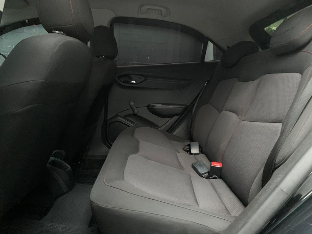 CHEVROLET Onix LT 1.4 2016 - miniatura 9