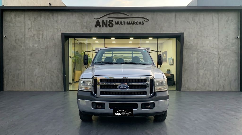 Vista principal de FORD F350 V8 2011