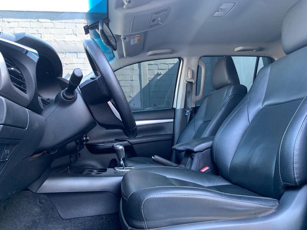 TOYOTA Hilux SRV D4-D 2.8TDi 16v 4X4 C.D. 2021 - miniatura 8