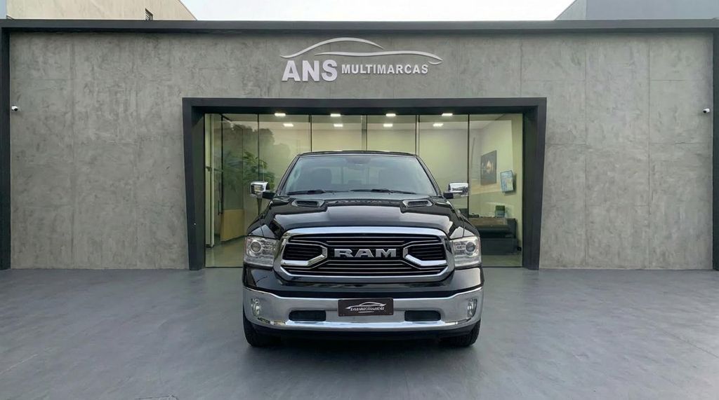 RAM 1500 Classic Laramie 5.7 V8 4X4 C.D. 2022