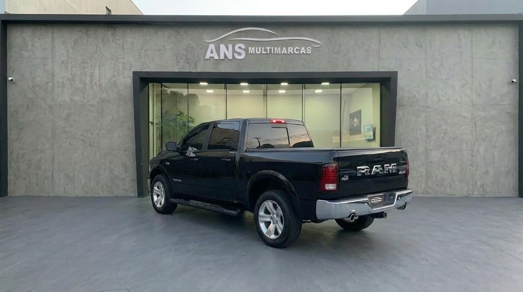 RAM 1500 Classic Laramie 5.7 V8 4X4 C.D. 2022 - miniatura 4