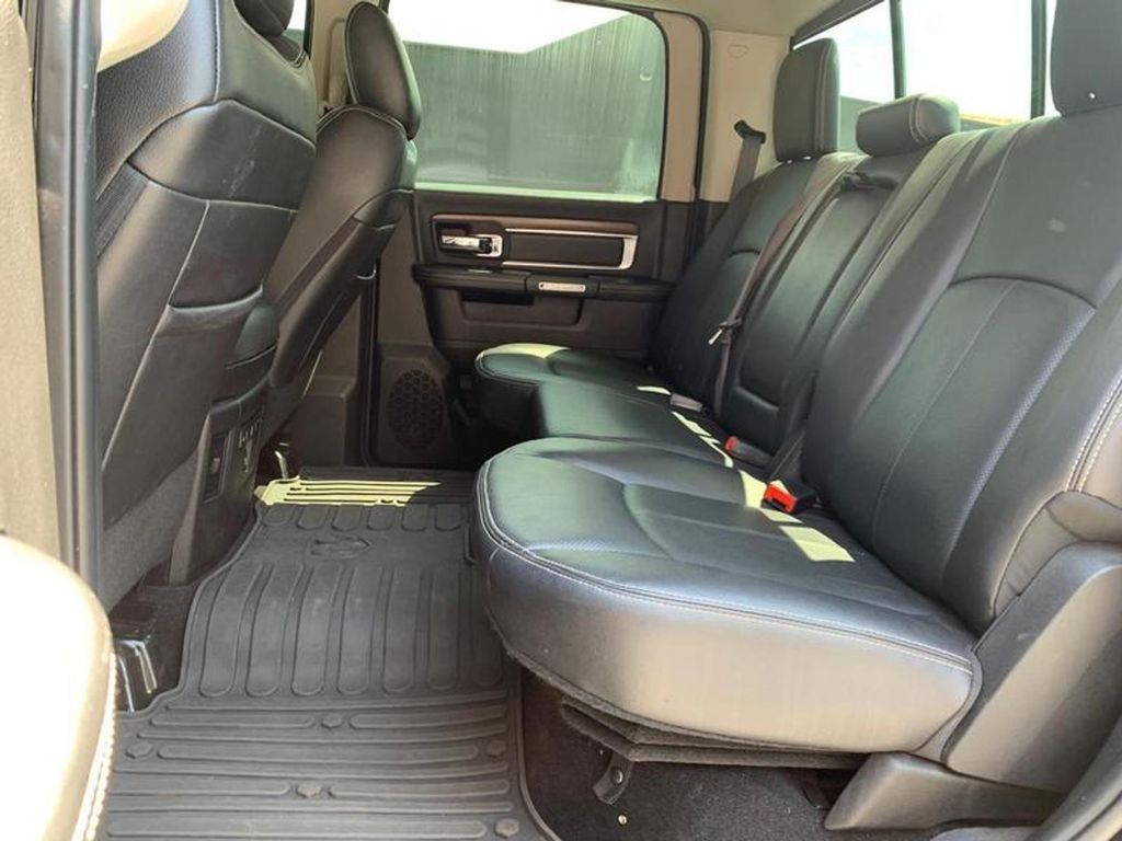 RAM 1500 Classic Laramie 5.7 V8 4X4 C.D. 2022 - miniatura 8