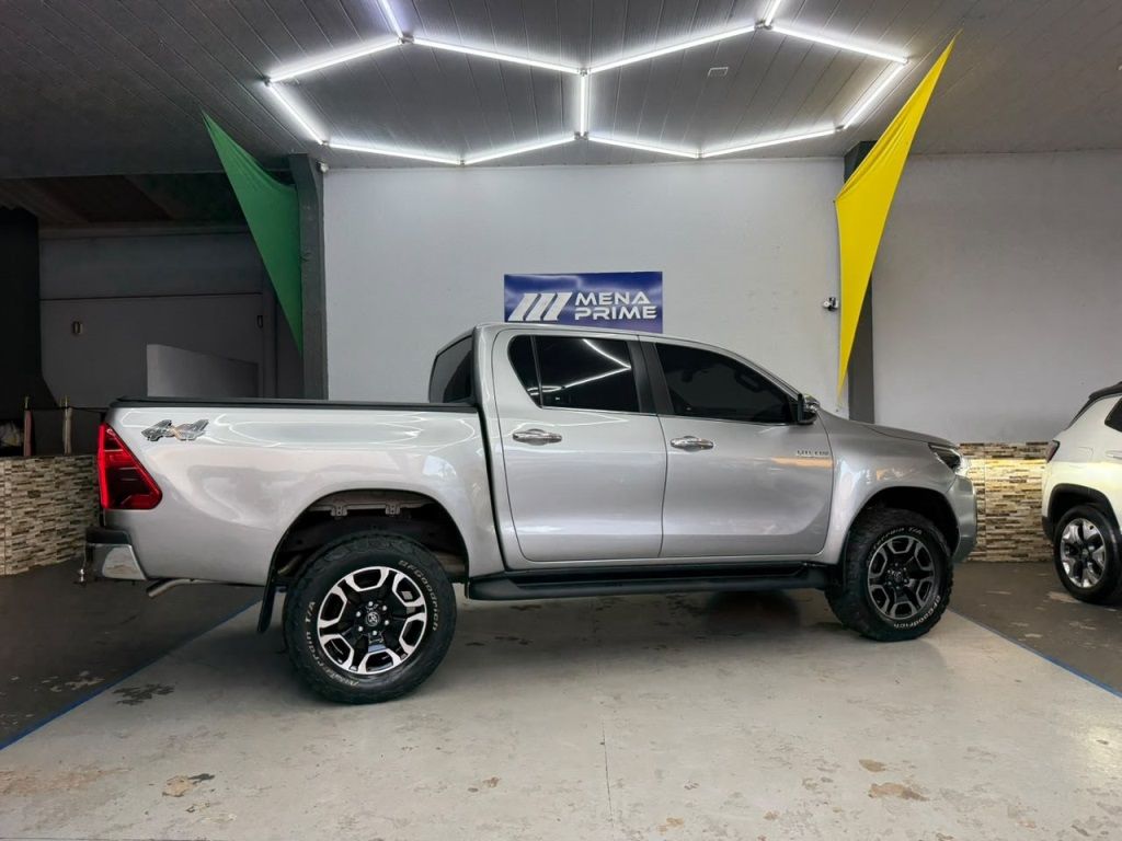 TOYOTA Hilux SRX D4-D 2.8TDi 16v 4X4 C.D. 2019 - miniatura 3