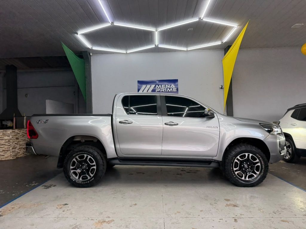 TOYOTA Hilux SRX D4-D 2.8TDi 16v 4X4 C.D. 2019 - miniatura 8