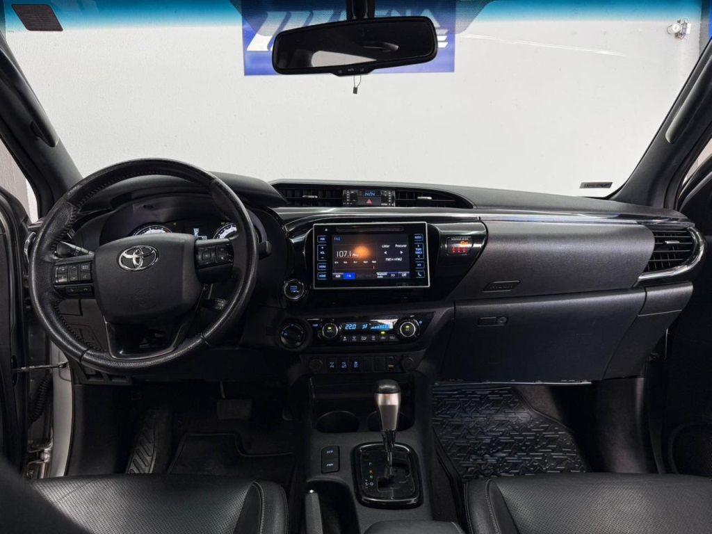 TOYOTA Hilux SRX D4-D 2.8TDi 16v 4X4 C.D. 2019 - miniatura 9