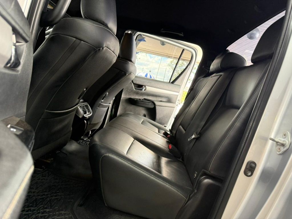 TOYOTA Hilux SRX D4-D 2.8TDi 16v 4X4 C.D. 2019 - miniatura 11