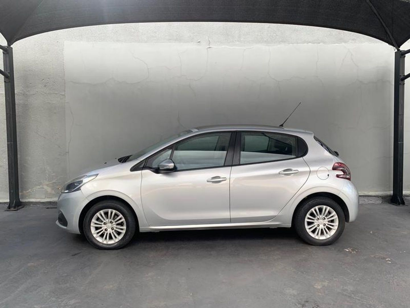 PEUGEOT 208 Allure 1.6 16v 2017 - miniatura 2